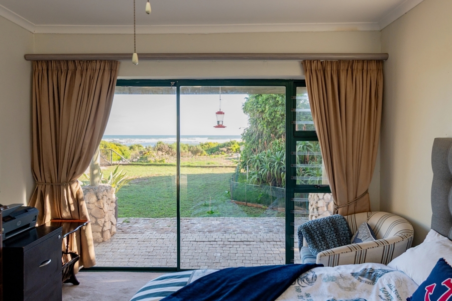 5 Bedroom Property for Sale in Duyker Eiland Western Cape
